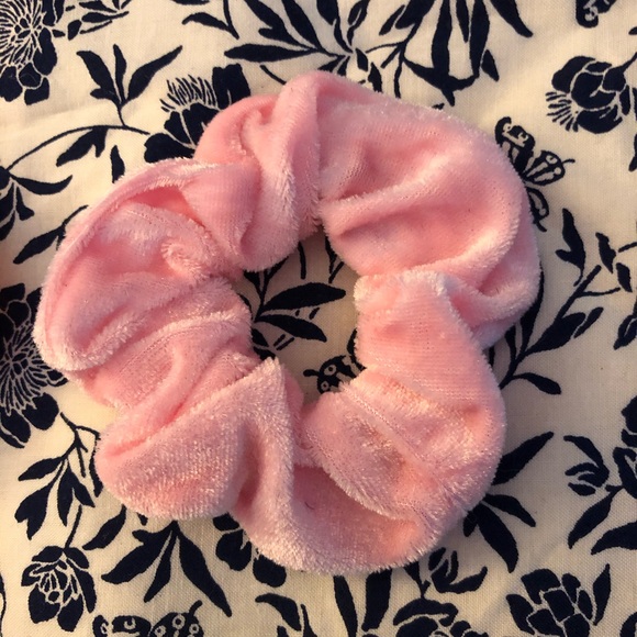 Trio of scrunchies pastel colors spring time - Picture 4 of 6